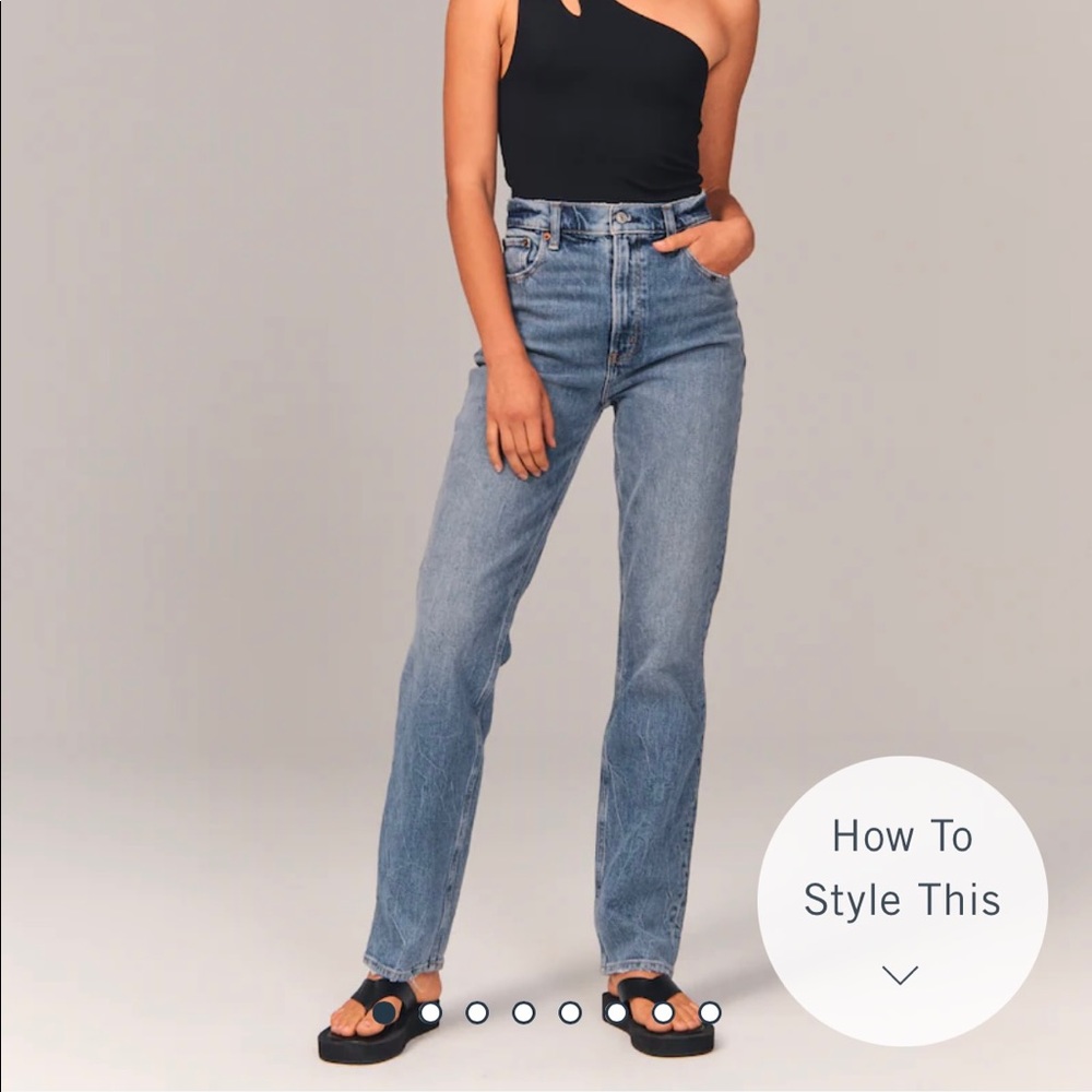 Abercrombie & Fitch Ultra High Rise, The 90’s slim straight jeans.